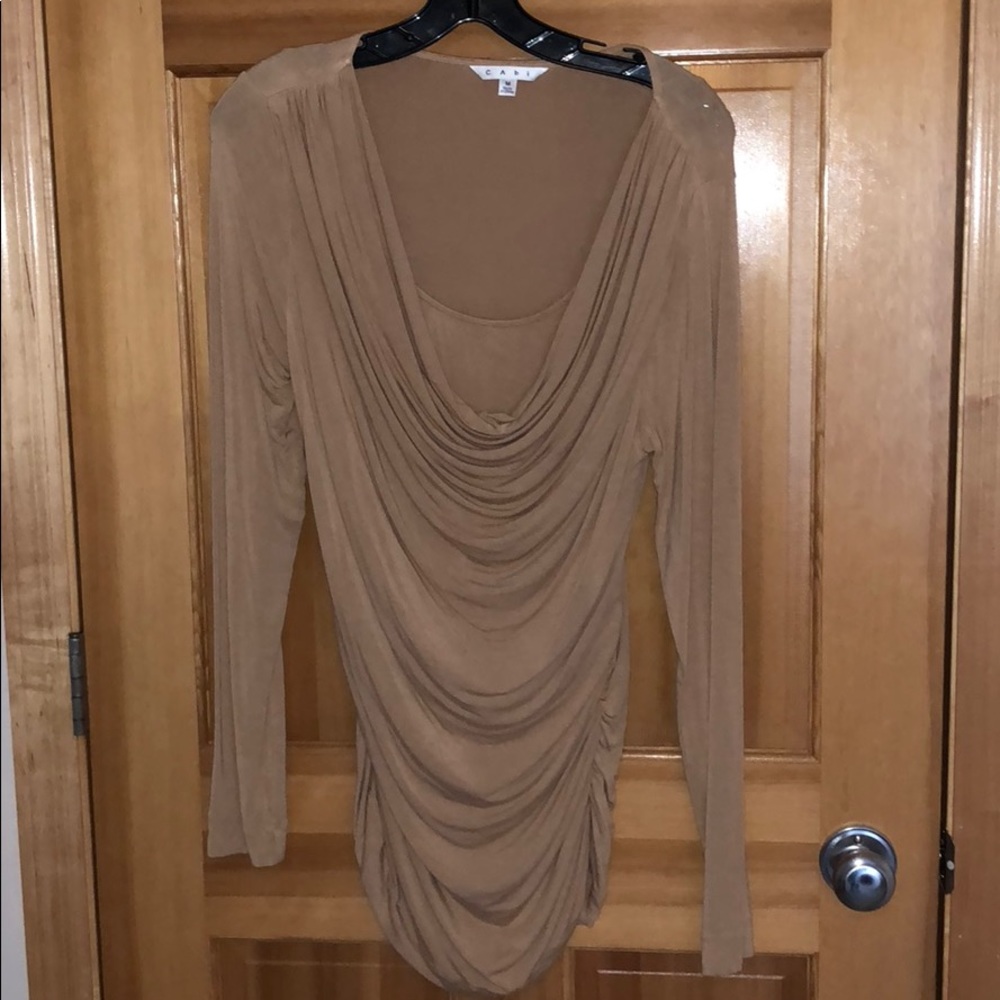 NWOT CAbi tan / camel long-sleeved ruched top. Med